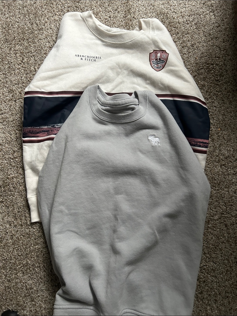 Abercrombie & Fitch Cream and Light Gray Crewneck Sweaters size 13/14